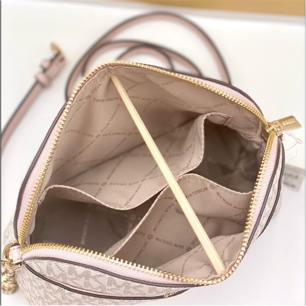 Michael Kors Dome Crossbody Vanilla Pink - Picture 3 of 11